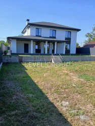 ����� 2 ���������� ������� � �������, ������ 8 �����. ���� 16