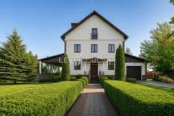 Продаж капітального будинку 380 м² у селі Креничі фото 1 Продаж капітального будинку 380 м² у селі Креничі фото 1