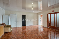 Продаж 2-х поверхового будинку з територією 6,5 соток фото 3 Продаж 2-х поверхового будинку з територією 6,5 соток фото 3