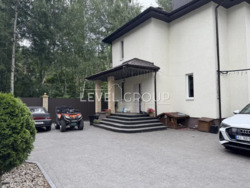 Пропонується до продажу комфортний будинок у тихому та зеленому місці Бортничі, вул. Абрикосова, Київ, Дарницький район. фото 3 Пропонується до продажу комфортний будинок у тихому та зеленому місці Бортничі, вул. Абрикосова, Київ, Дарницький район. фото 3