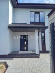 ����� 2 ���������� ������� � �������, ������ 8 �����. ���� 8