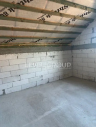 ������� �����, ���. ����� ³����� 195 000 $ ���� 8