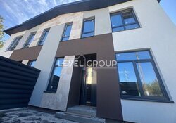 ������ 2 ����������� �������� � ������� �� 3 �����, 150 �2, 4 ������, �� ���. 54-� ������ ���� 3