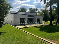 У селі Лісники, в престижній преміальній локації, пропонується на продаж чудовий будинок з ділянкою фото 5 У селі Лісники, в престижній преміальній локації, пропонується на продаж чудовий будинок з ділянкою фото 5