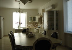 ������ ������� � ��������, ���. ����������, 147, ���� '������'�' �� 800�. ���� 14