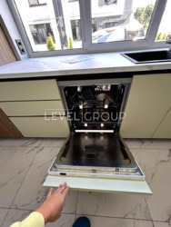 �. �����, 10 �� �� ����, 15�� �� ��� Respublika Park. ���� 4