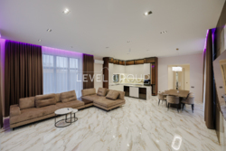 Продаж будинку за ексклюзивним дизайнерським проектом з генератором Осокорки, Вишеньки 210м2 фото 3 Продаж будинку за ексклюзивним дизайнерським проектом з генератором Осокорки, Вишеньки 210м2 фото 3