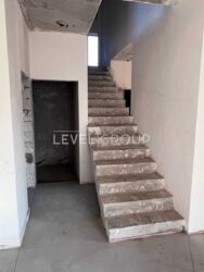 ��������� ������� � �.�������, �� 10 �� �� ������� �.������������. ���� 12