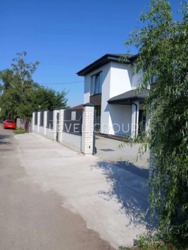 ����� 2 ���������� ������� � �������, ������ 8 �����. ���� 4