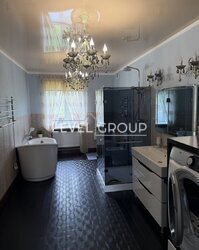 Продаж 2 поверхового будинку з гаражем і ділянкою на 30 соток фото 10 Продаж 2 поверхового будинку з гаражем і ділянкою на 30 соток фото 10