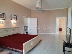 ������ �������� ������� $420ext{ �}^2$ � �������� �� ������ � �. ��������� (13 �� �� ����) ���� 15