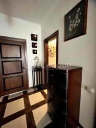 ������� �����-����� �� Family House, �. ����, ������ 28� ���� 8