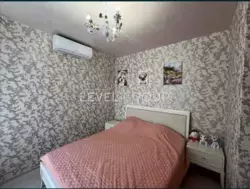      ! !  !  10
