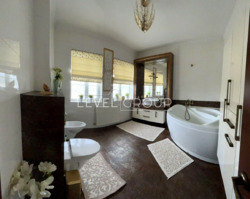 ������� �����-����� �� Family House, �. ����, ������ 28� ���� 12