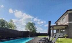 Козин. Площа будинку: 250 м² Ділянка: 10 соток з ландшафтним дизайном фото 1 Козин. Площа будинку: 250 м² Ділянка: 10 соток з ландшафтним дизайном фото 1