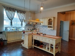 ������ �������� ������� $420ext{ �}^2$ � �������� �� ������ � �. ��������� (13 �� �� ����) ���� 7