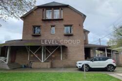 Ексклюзивний будинок з приватною ділянкою, садом, ставком та власним укриттям на Русанівських Садах фото 1 Ексклюзивний будинок з приватною ділянкою, садом, ставком та власним укриттям на Русанівських Садах фото 1