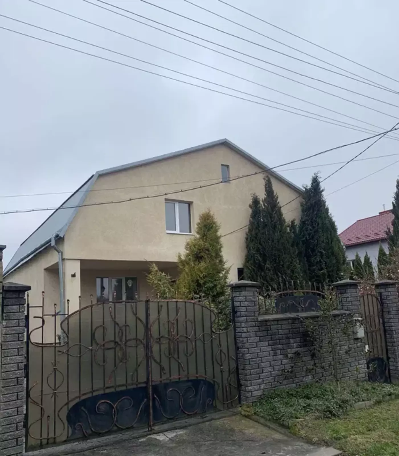 Продається двоповерховий будинок площею 217 квм в передмісті Львова. фото 1 Продається двоповерховий будинок площею 217 квм в передмісті Львова. фото 1