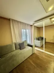       ,    9