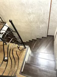       ,    5