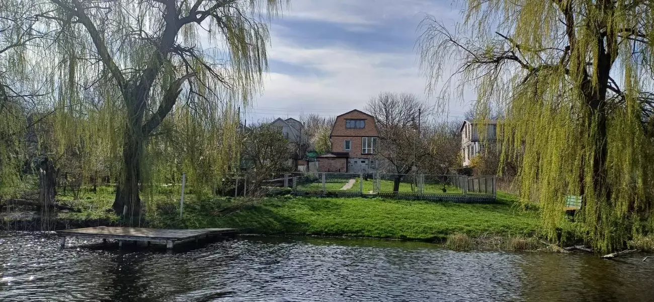 Дача. 70 м. кв. на берегу реки. Село Зелёный Гай. фото 1 Дача. 70 м. кв. на берегу реки. Село Зелёный Гай. фото 1