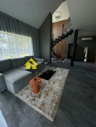 Просторий будинок за Дизайнерським проектом біля річки у Полтаві фото 13 Просторий будинок за Дизайнерським проектом біля річки у Полтаві фото 13