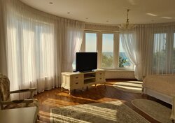 Розкішний будинок на першій лінії від моря фото 1 Розкішний будинок на першій лінії від моря фото 1