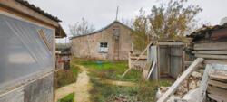 Продам житловий будинок з великою ділянкою родючої землі фото 1 Продам житловий будинок з великою ділянкою родючої землі фото 1