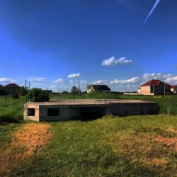 Ділянка в гарному місці під забудову фото 2 Ділянка в гарному місці під забудову фото 2