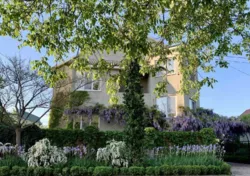 ����� ������� 400 ��. �. � �������� �� ��� ����� � ������������ ������, ������ ��������-3 ���� 1