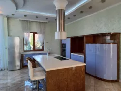 Чудовий дім на 15 сотках з підземним спортзалою, басейном, фінською лазнею, виним підвалом та зоною відпочинку! фото 12 Чудовий дім на 15 сотках з підземним спортзалою, басейном, фінською лазнею, виним підвалом та зоною відпочинку! фото 12