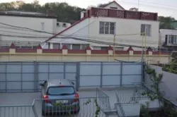 Продаж триповерхового будинку на самому березі моря фото 9 Продаж триповерхового будинку на самому березі моря фото 9