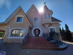 Чудовий дім на 15 сотках з підземним спортзалою, басейном, фінською лазнею, виним підвалом та зоною відпочинку! фото 4 Чудовий дім на 15 сотках з підземним спортзалою, басейном, фінською лазнею, виним підвалом та зоною відпочинку! фото 4