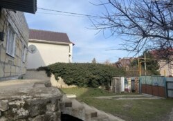 Продаж 1-поверхового будинку з гаражем та ділянкою 10 соток. фото 2 Продаж 1-поверхового будинку з гаражем та ділянкою 10 соток. фото 2