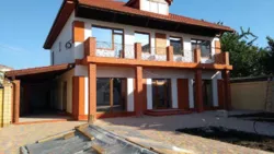 Добротний сучасний будинок в фото 6 Добротний сучасний будинок в фото 6