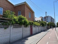 Продам частину 2-х поверхового будинку на Старому місті, з євроремонтом фото 2 Продам частину 2-х поверхового будинку на Старому місті, з євроремонтом фото 2