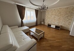 Продаж 1 поверхового будинку з ділянкою на 4.5 сотки, 205 кв. м, 3 кімнати. Біля костелу ліва сторона. фото 1 Продаж 1 поверхового будинку з ділянкою на 4.5 сотки, 205 кв. м, 3 кімнати. Біля костелу ліва сторона. фото 1