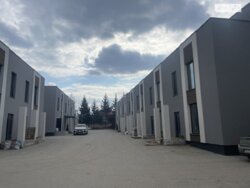 Продаж 3 поверхового таунхауса з ділянкою на 1.5 сотки фото 4 Продаж 3 поверхового таунхауса з ділянкою на 1.5 сотки фото 4