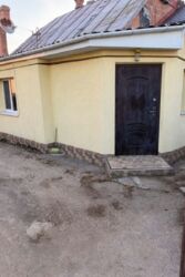 Продам частину будинка з гаражем і господарчими будівлями. Завжди відпишу в вайбер. фото 2 Продам частину будинка з гаражем і господарчими будівлями. Завжди відпишу в вайбер. фото 2