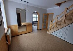 Продаж 2 поверхового будинку з ділянкою на 8 соток фото 1 Продаж 2 поверхового будинку з ділянкою на 8 соток фото 1
