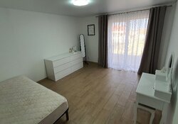 Продаж 3 поверхового будинку з верандою і ділянкою на 10 соток, 340 кв. м, 10 кімнат фото 20 Продаж 3 поверхового будинку з верандою і ділянкою на 10 соток, 340 кв. м, 10 кімнат фото 20