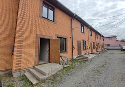 Продаж 2 поверхового таунхауса з ділянкою на 3 сотки, 112 кв. м, 3 кімнати фото 1 Продаж 2 поверхового таунхауса з ділянкою на 3 сотки, 112 кв. м, 3 кімнати фото 1