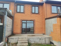 Продам таунхаус 112 кв.м. в зручному місці на перехресті вул. Д.Нечая та Маріупольської фото 3 Продам таунхаус 112 кв.м. в зручному місці на перехресті вул. Д.Нечая та Маріупольської фото 3