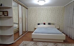 Продаж 2 поверхового будинку з верандою і ділянкою на 5 соток, 150 кв. м. Від нового АТБ вниз 200 м. фото 16 Продаж 2 поверхового будинку з верандою і ділянкою на 5 соток, 150 кв. м. Від нового АТБ вниз 200 м. фото 16
