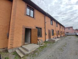 Продаж 2 поверхового таунхауса з ділянкою на 3 сотки, 112 кв. м, 3 кімнати, на 1-й пров. Степовий 12 фото 1 Продаж 2 поверхового таунхауса з ділянкою на 3 сотки, 112 кв. м, 3 кімнати, на 1-й пров. Степовий 12 фото 1