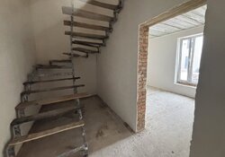 Продаж 2 поверхового таунхауса з ділянкою на 1.6 сотки фото 9 Продаж 2 поверхового таунхауса з ділянкою на 1.6 сотки фото 9