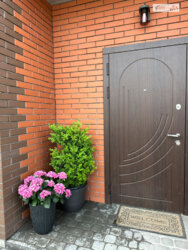 ������ 2 ����������� �������� � ������� �� 3.7 �����, 134.11 ��. �, 3 ������, �� 3-� ��. ������������� ���� 7