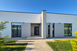 Продаж одноповерхового будиноку з ремонтом, 175 м2, 8.4 сот, c. Дмитрівка фото 3 Продаж одноповерхового будиноку з ремонтом, 175 м2, 8.4 сот, c. Дмитрівка фото 3