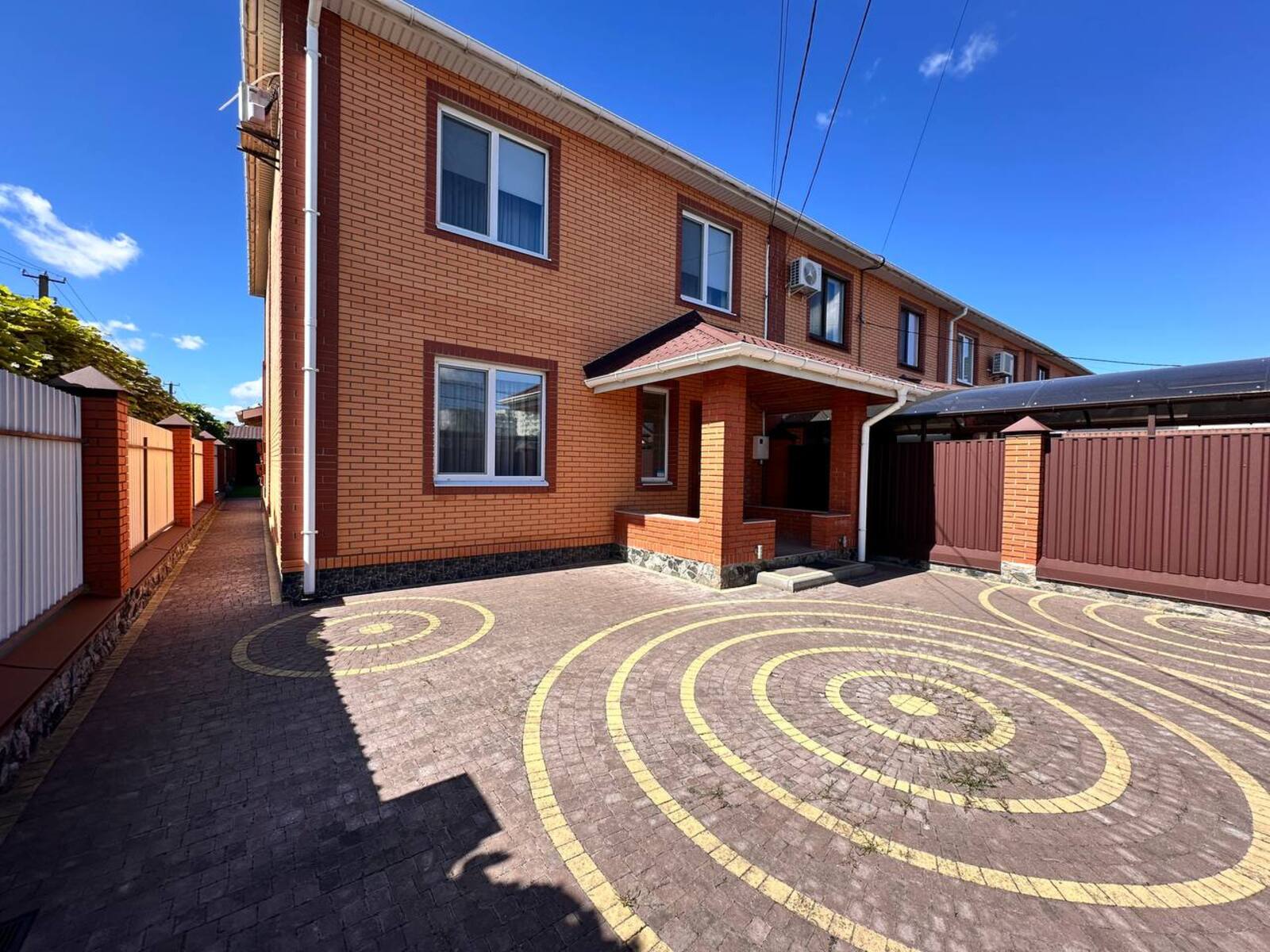 Продаж таунхаусу, Таращанський м-в (Царське село) фото 1 Продаж таунхаусу, Таращанський м-в (Царське село) фото 1