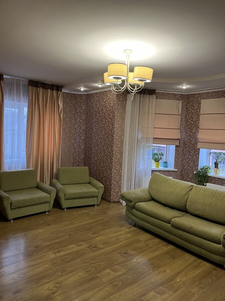 Продаж будинку в центрі міста фото 1 Продаж будинку в центрі міста фото 1